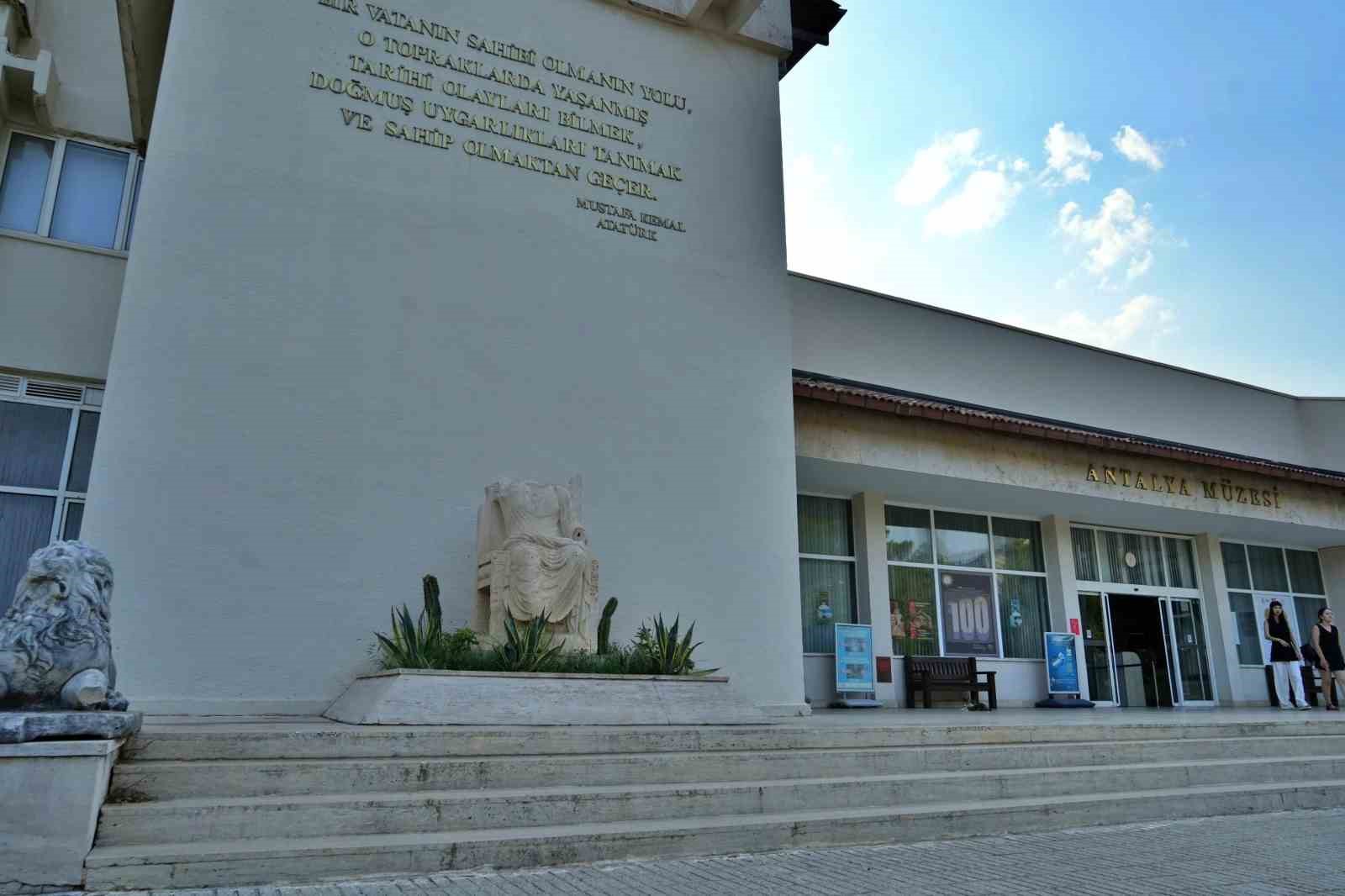 Antalya Arkeoloji Müzesi’nde tadilat başladı, ziyaretçilere kapatıldı 