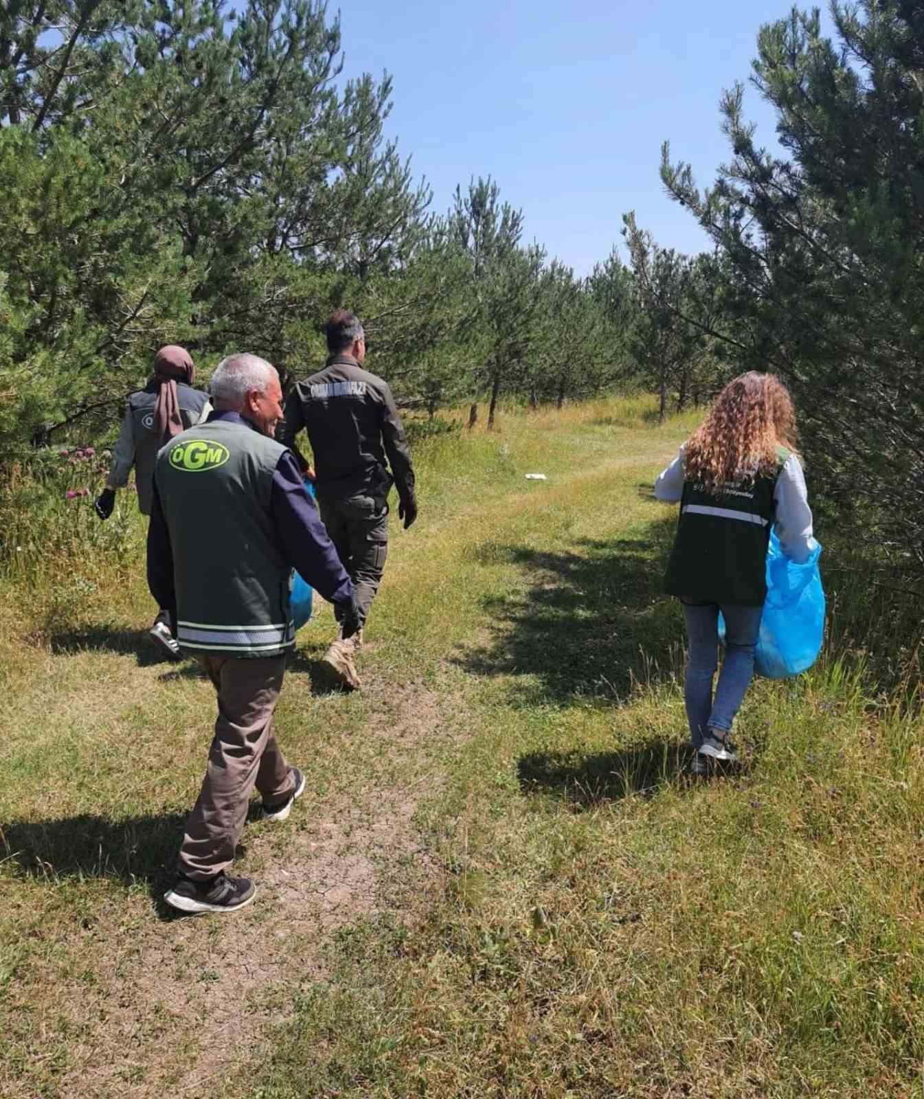 Kars Yeşilay’dan orman yangınlarına dikkat çeken anlamlı etkinlik 