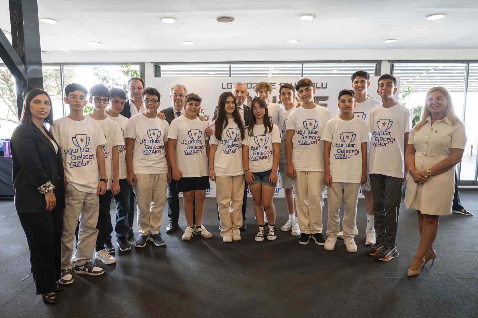 17 Uğurlu öğrenci LGS’de tam puan aldı 