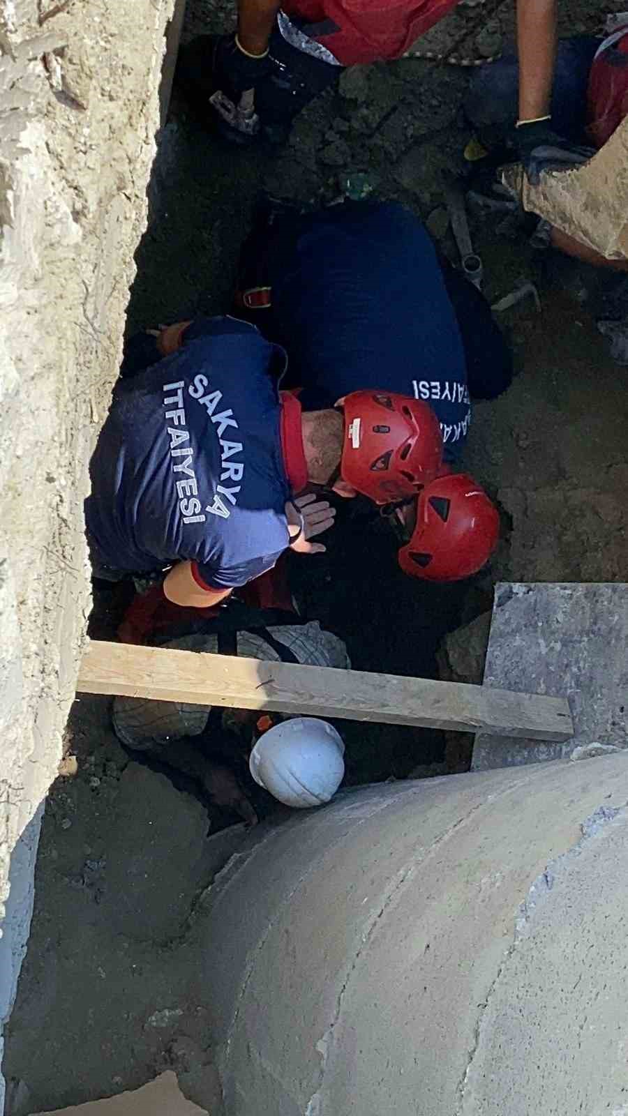 İnşaat alanında göçük: Bir işçi toprak altında kaldı 