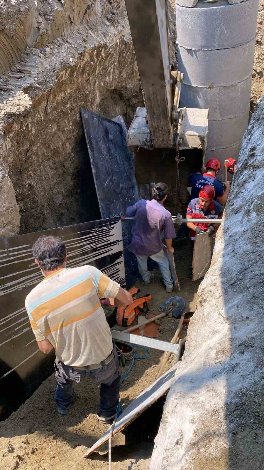 İnşaat alanında göçük: Bir işçi toprak altında kaldı 