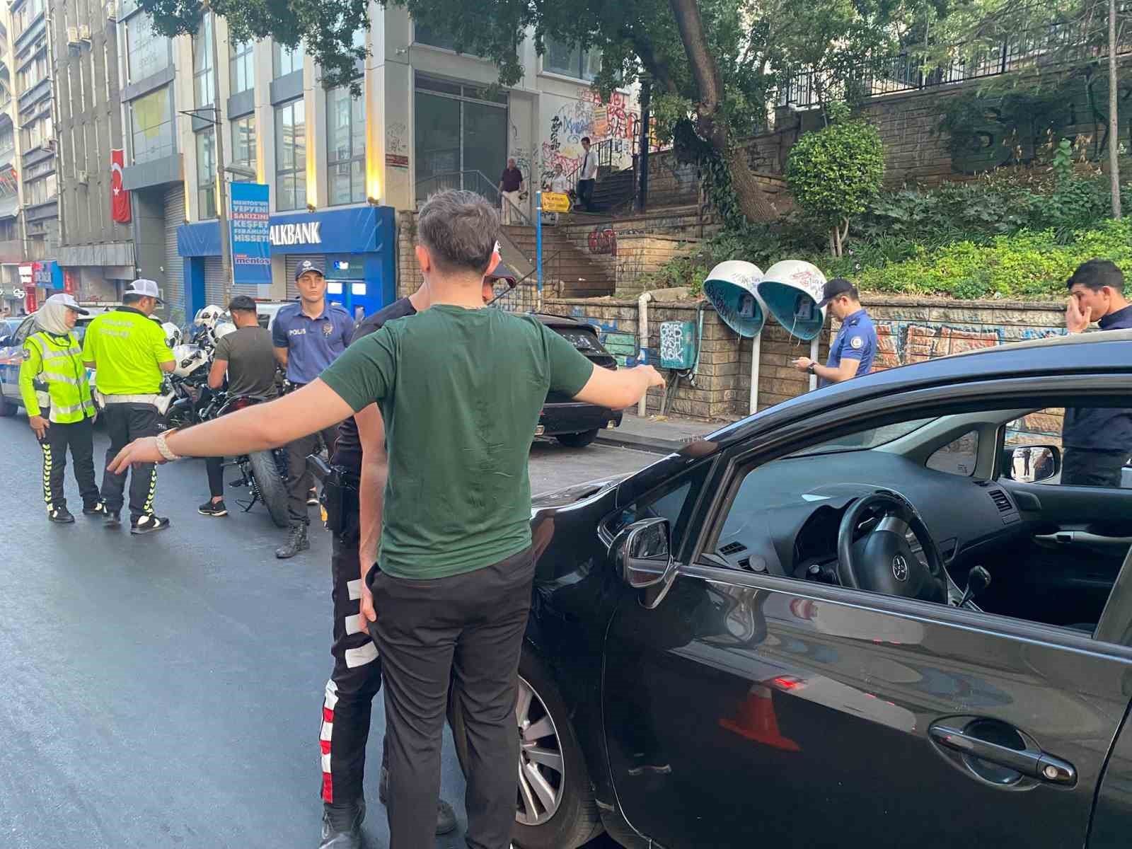 Kadıköy’de helikopter destekli huzur uygulaması 