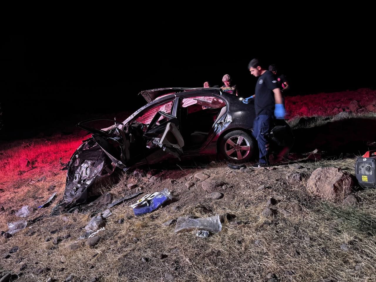 Elazığ’da otomobil şarampole devrildi: 2 ölü, 3 yaralı 