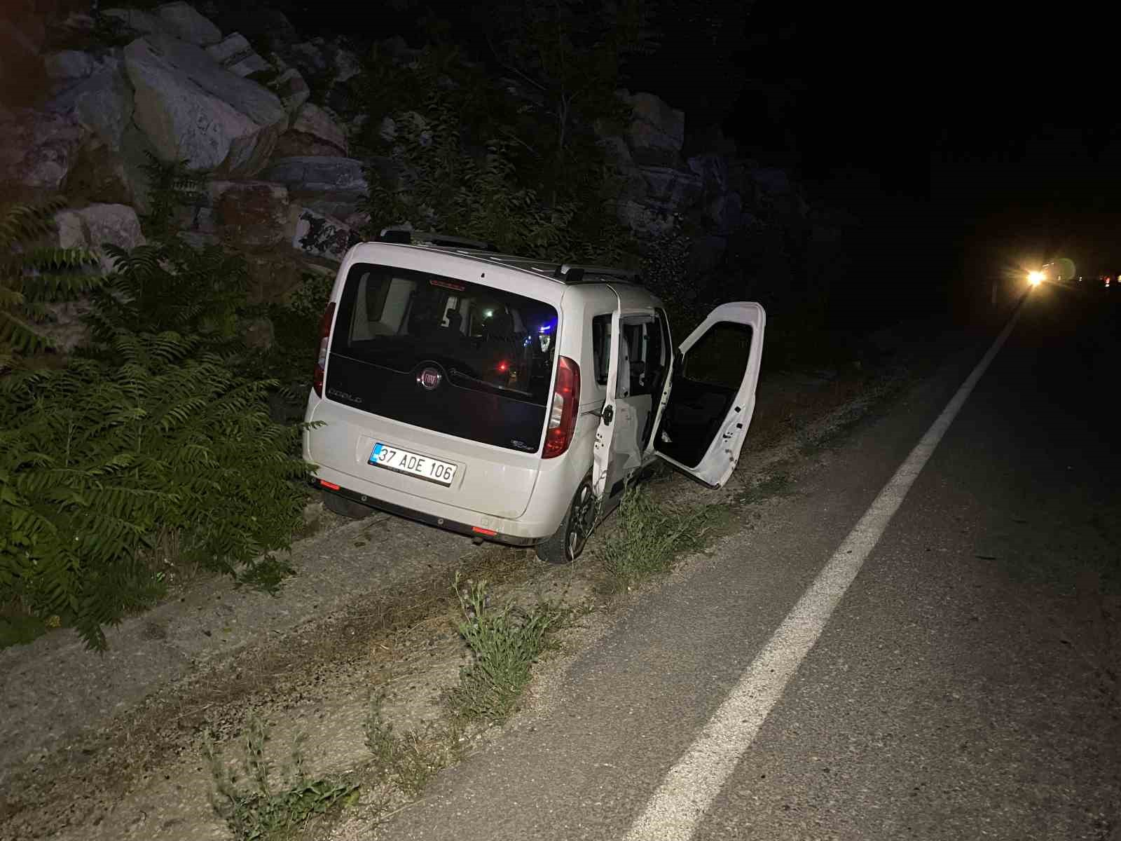 Kastamonu’da hafif ticari araç yamaca çarptı: 1 yaralı 