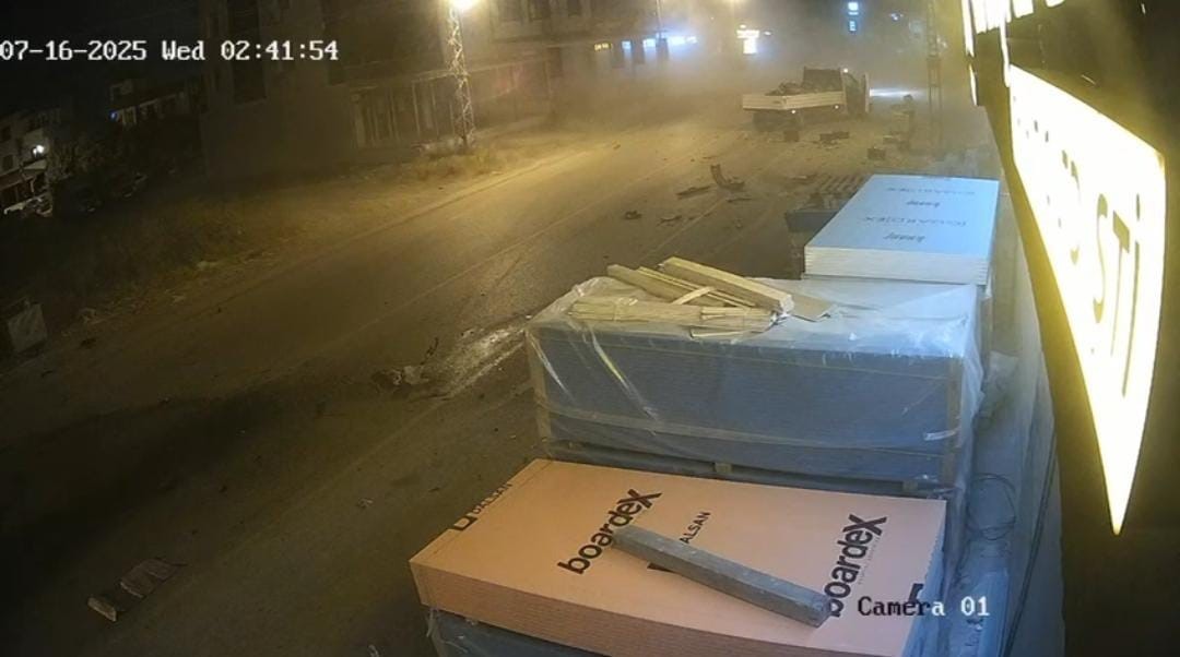 Kontrolünü kaybeden otomobil sürücüsü kamyonetle kafa kafaya çarpıştı 
