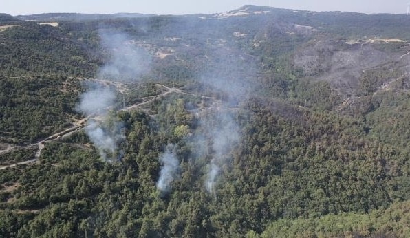 Altıeylül’deki yangın havadan görüntülendi 