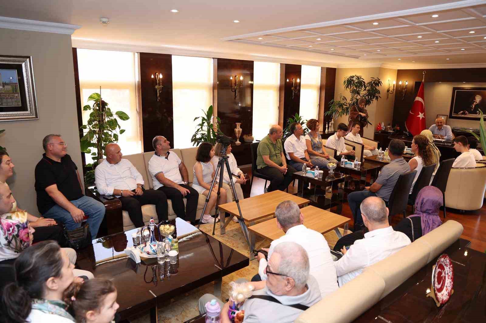 Başkan Büyükgöz, LGS birincilerini ağırladı 