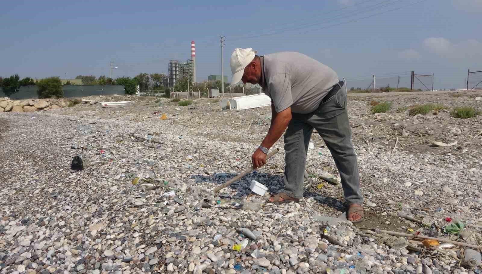 Mersin sahillerinde endişelendiren görüntü 
