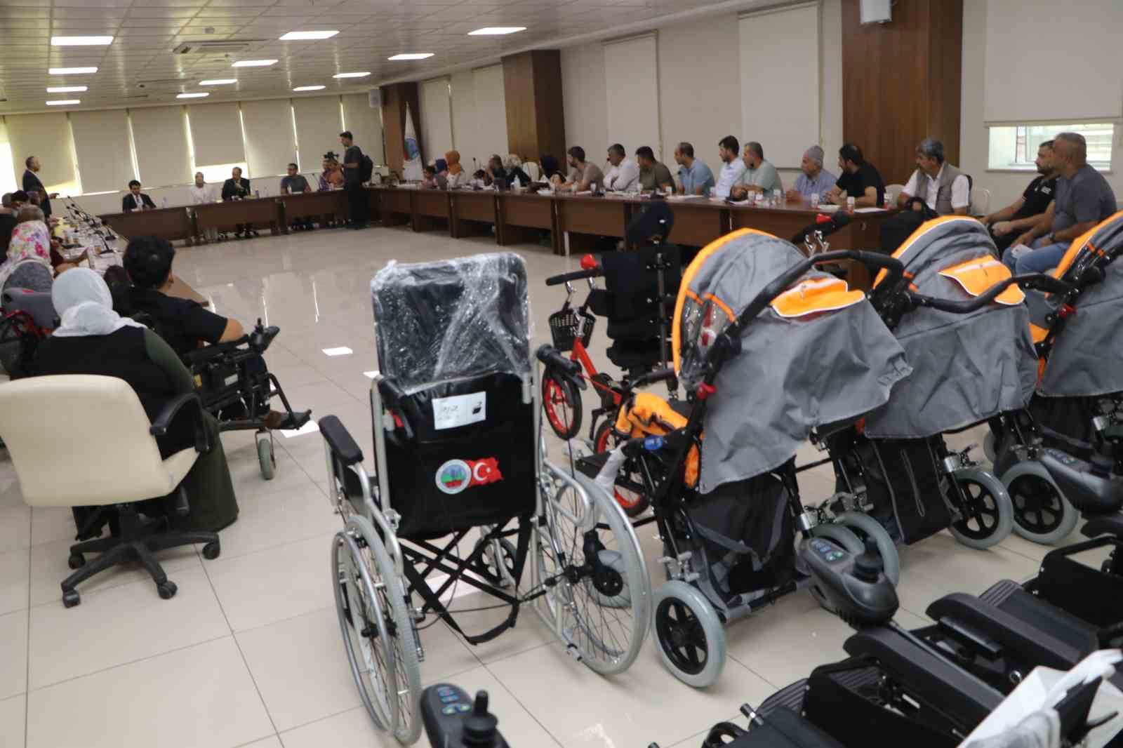 Siirt’te özel bireylere 27 medikal destek aracı teslim edildi 