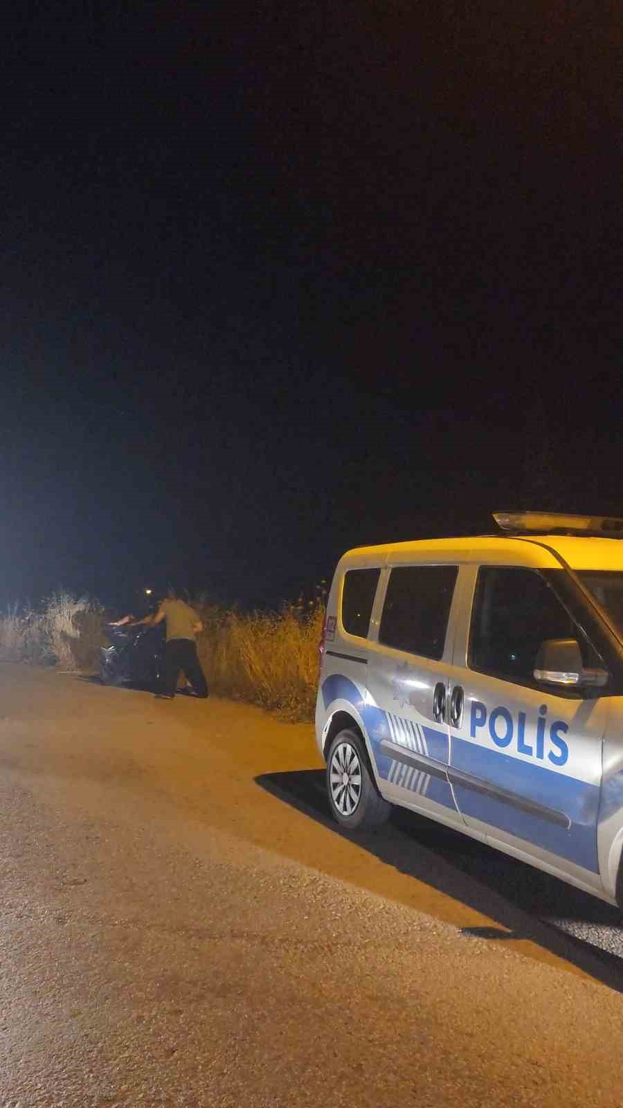 Çaldıkları motosikleti boş araziye atıp kaçtılar 
