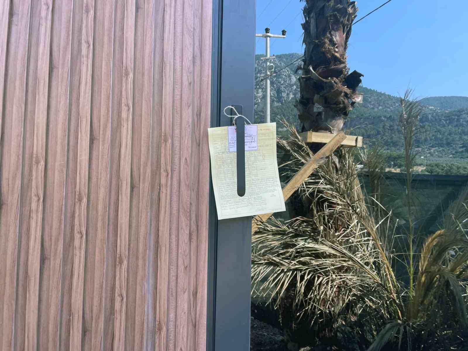 Menteşe Belediyesi Akbük’te 11 Tiny House’u mühürledi 