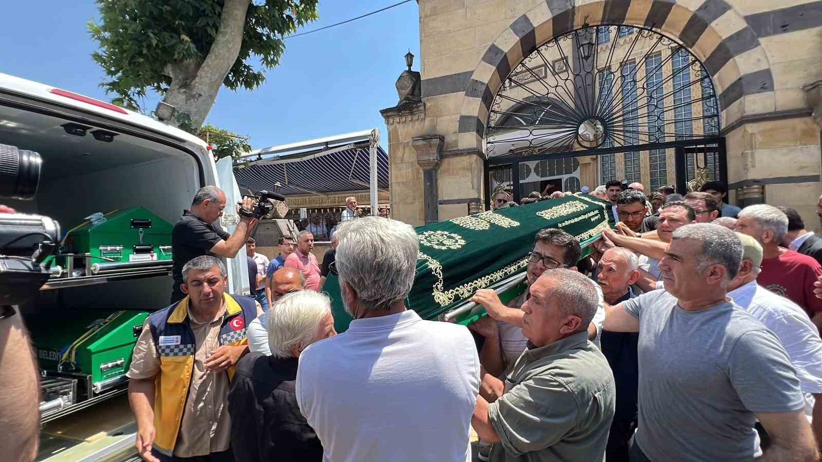 Ankara’daki yangında ölen anne ve 3,5 aylık oğlu Kahramanmaraş’ta toprağa verildi 