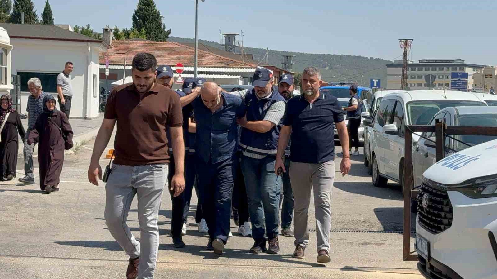 Milyonluk vurgunda 4 kişi tutuklandı