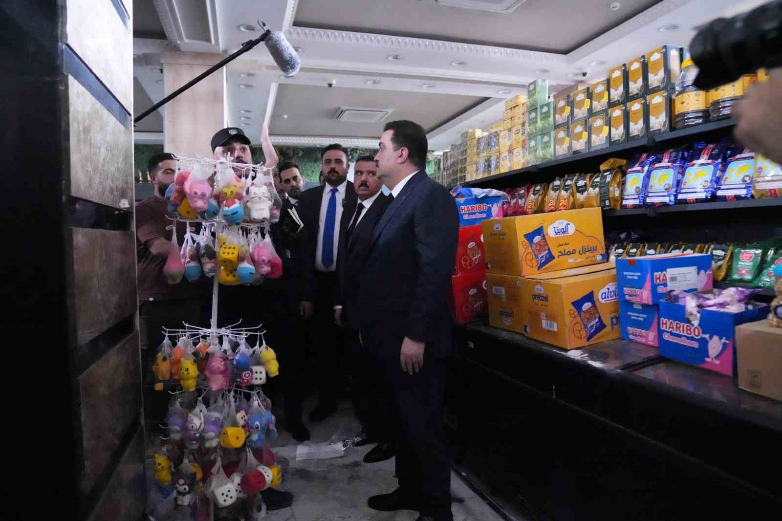 Irak Başbakanı Sudani, yangın faciasının yaşandığı alışveriş merkezinde incelemelerde bulundu 