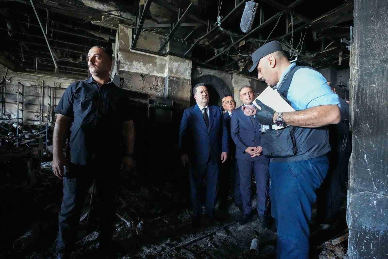 Irak Başbakanı Sudani, yangın faciasının yaşandığı alışveriş merkezinde incelemelerde bulundu 