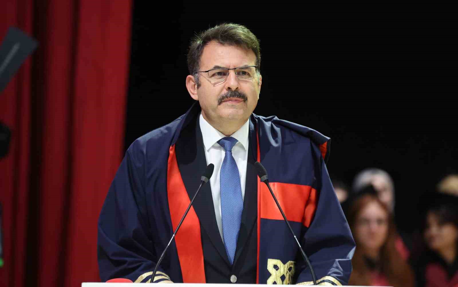 ERÜ Veterinerlik Fakültesi’nde mezuniyet heyecanı 