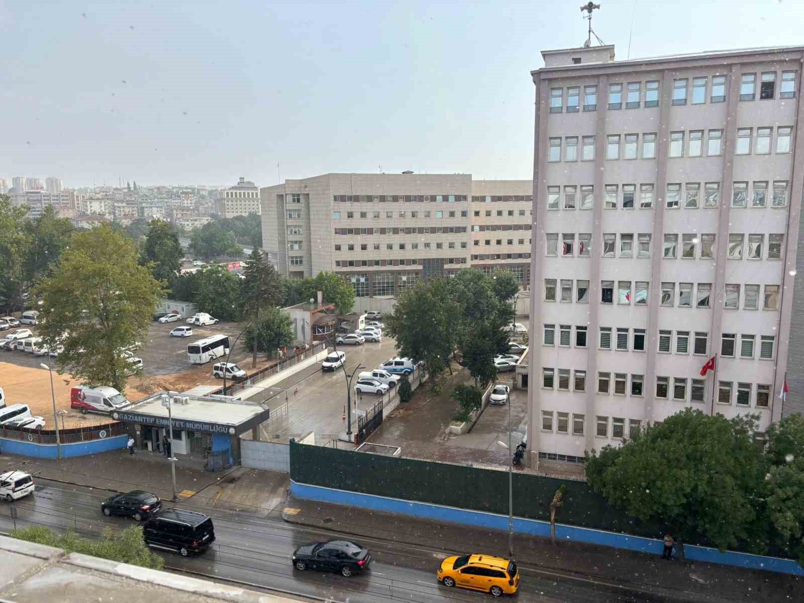 Gaziantep’te sağanak ve dolu 