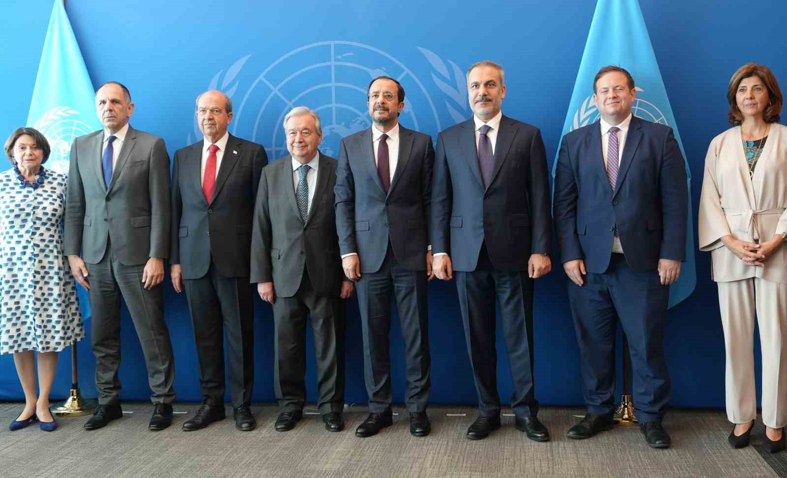 Dışişleri Bakanı Fidan, BM Genel Merkezi’ndeki Gayriresmi Kıbrıs Toplantısı öncesinde aile fotoğrafına katıldı 
