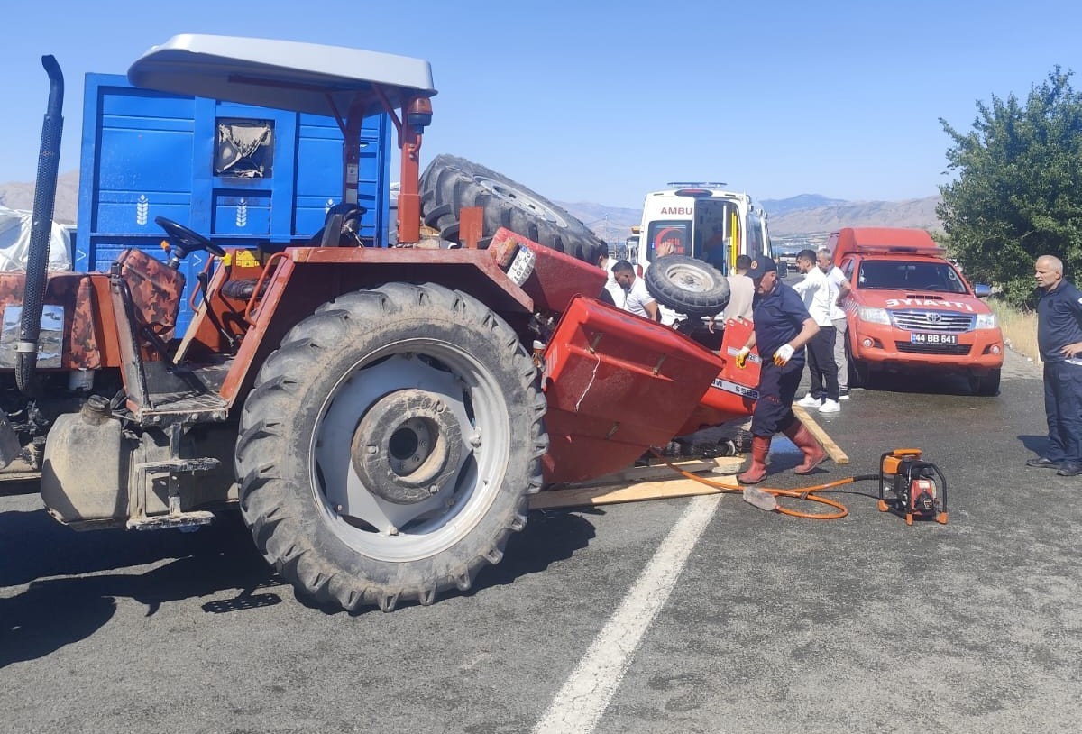 Malatya’da traktör tırla çarpıştı: 1 ölü