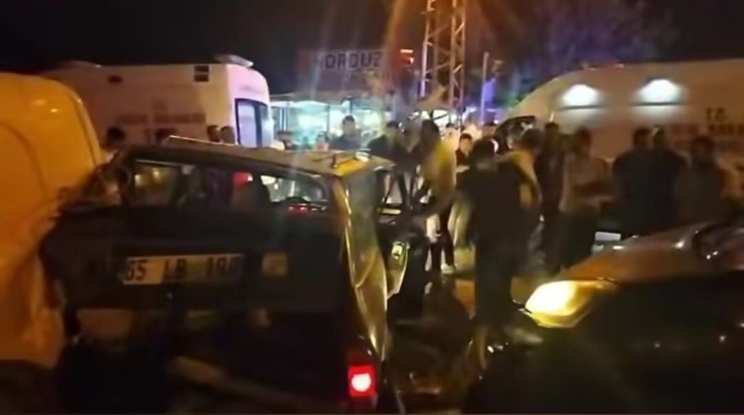 Van’da üç araç çarpıştı: 5 yaralı 
