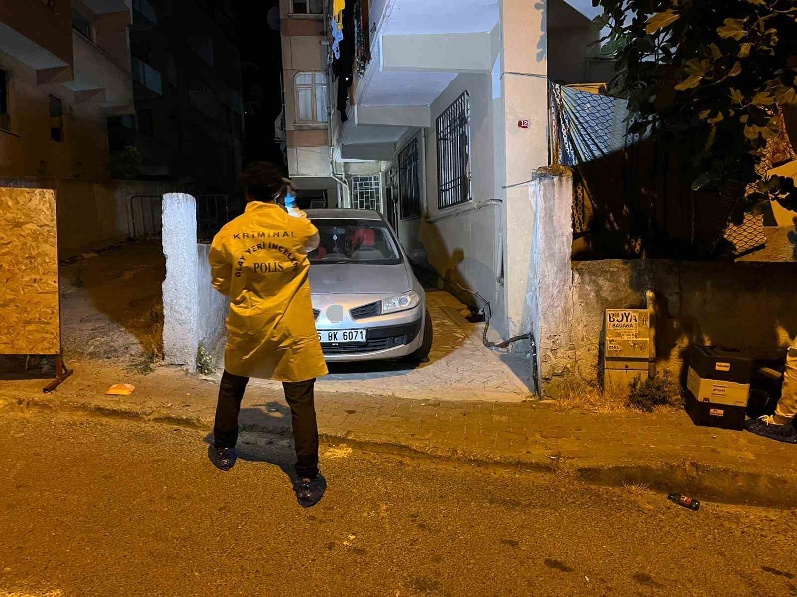 Küçükçekmece’de bir genç evinde ölü bulundu 
