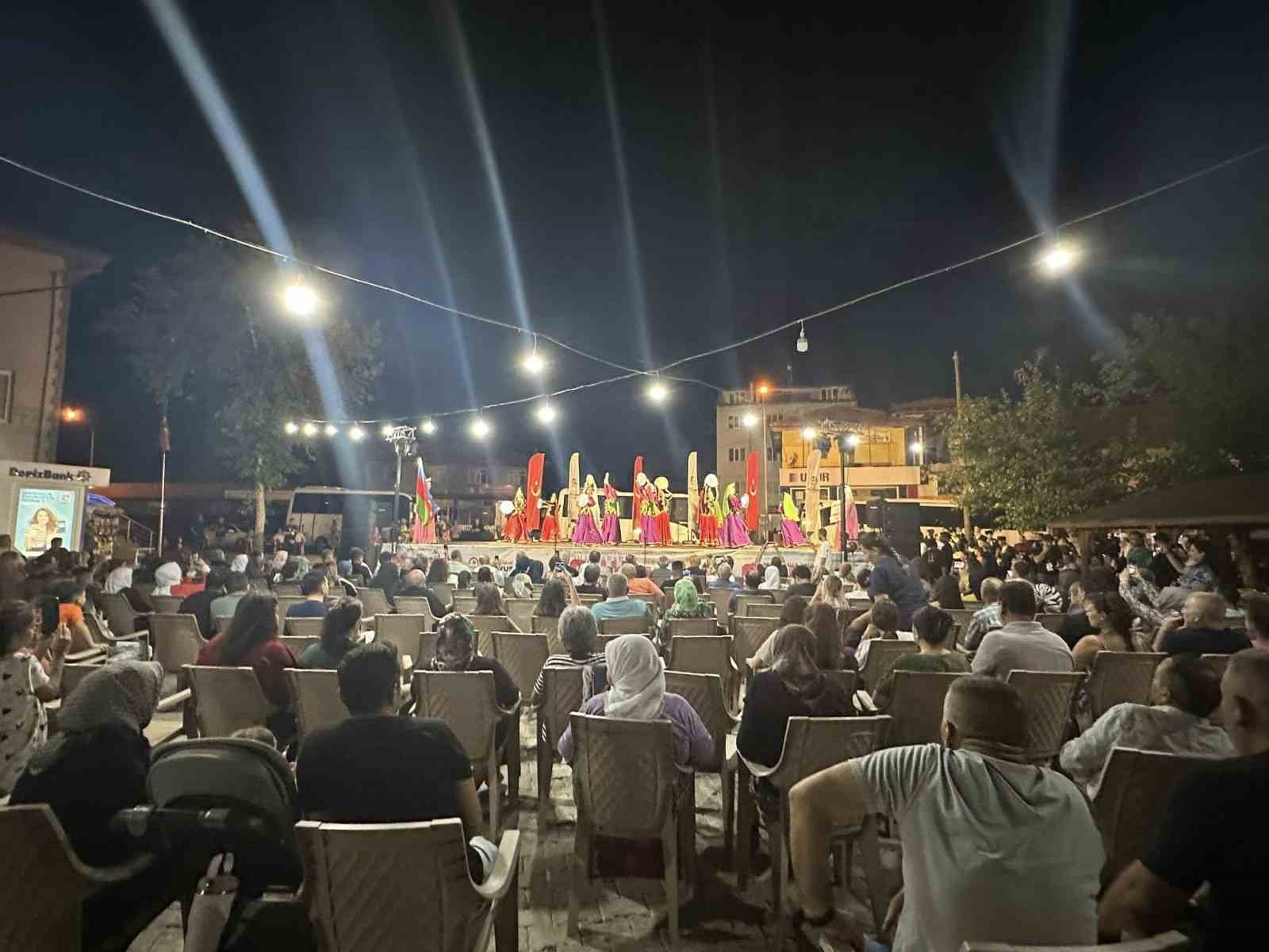5 ülkenin halk dansları ve ezgileri Beyağaç’ta yankılandı 