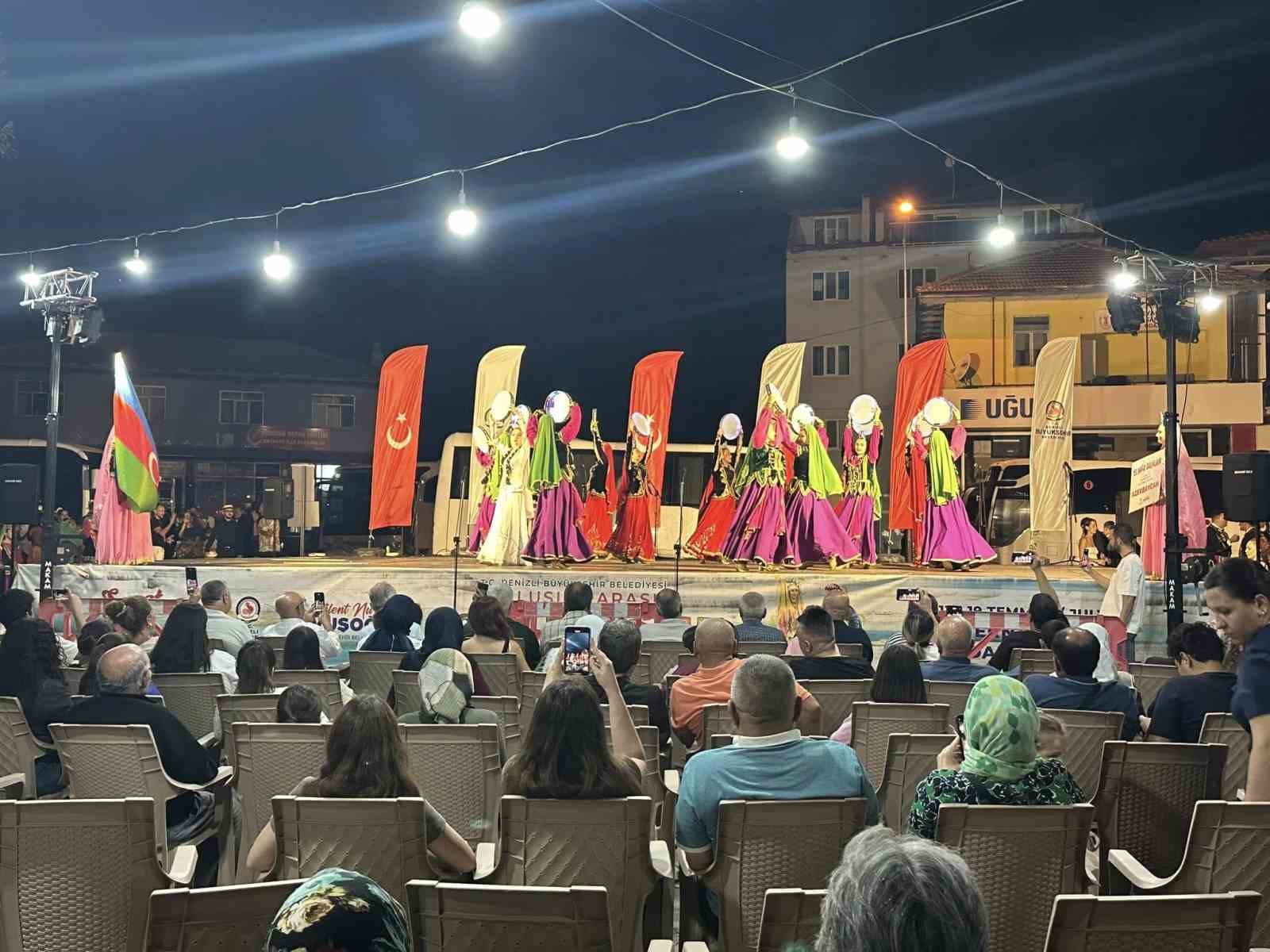 5 ülkenin halk dansları ve ezgileri Beyağaç’ta yankılandı 
