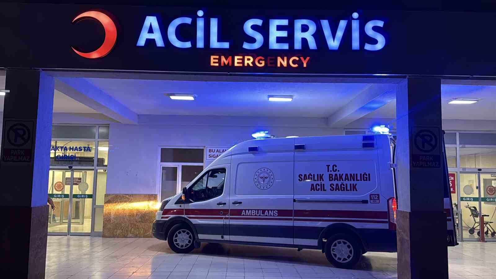 Sivas’ta trafik kazası geçiren Bitlis eski Valisi Erol Karaömeroğlu hayatını kaybetti 