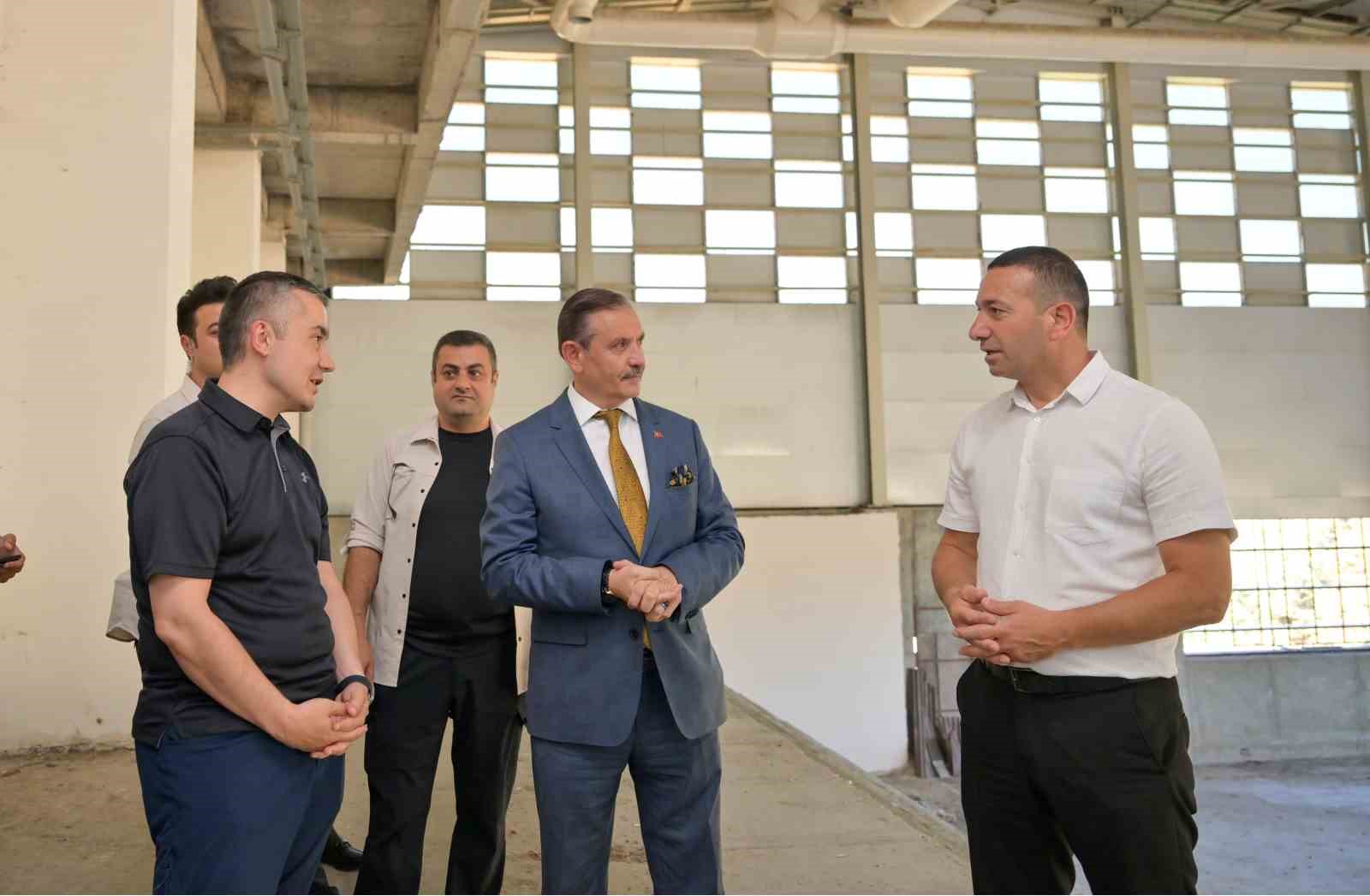 Esenyurt’ta yarım kalan spor tesisi tamamlanıyor 