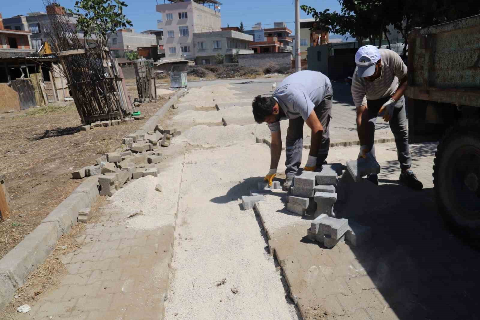 Turgutlu Belediyesi Fen İşleri Müdürlüğünden eş zamanlı ve yoğun yol mesaisi 