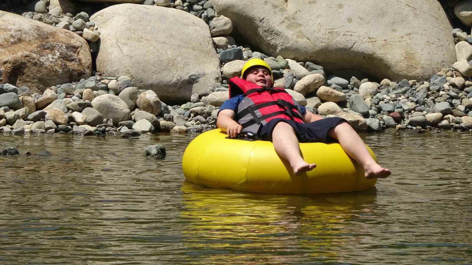 Özel çocukların rafting heyecanı 