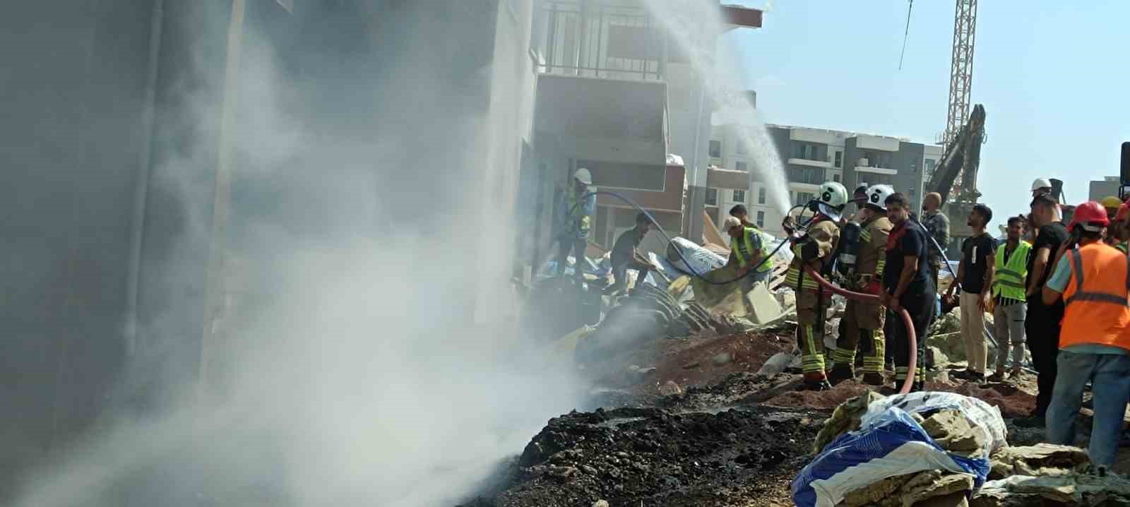 Hatay’da şantiye yangını büyümeden söndürüldü 