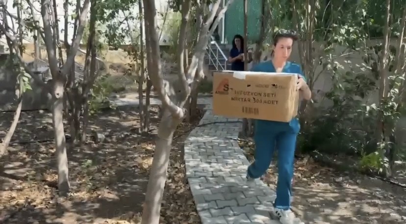 Tedavileri tamamlanan 11 yabani kuş doğaya salındı 