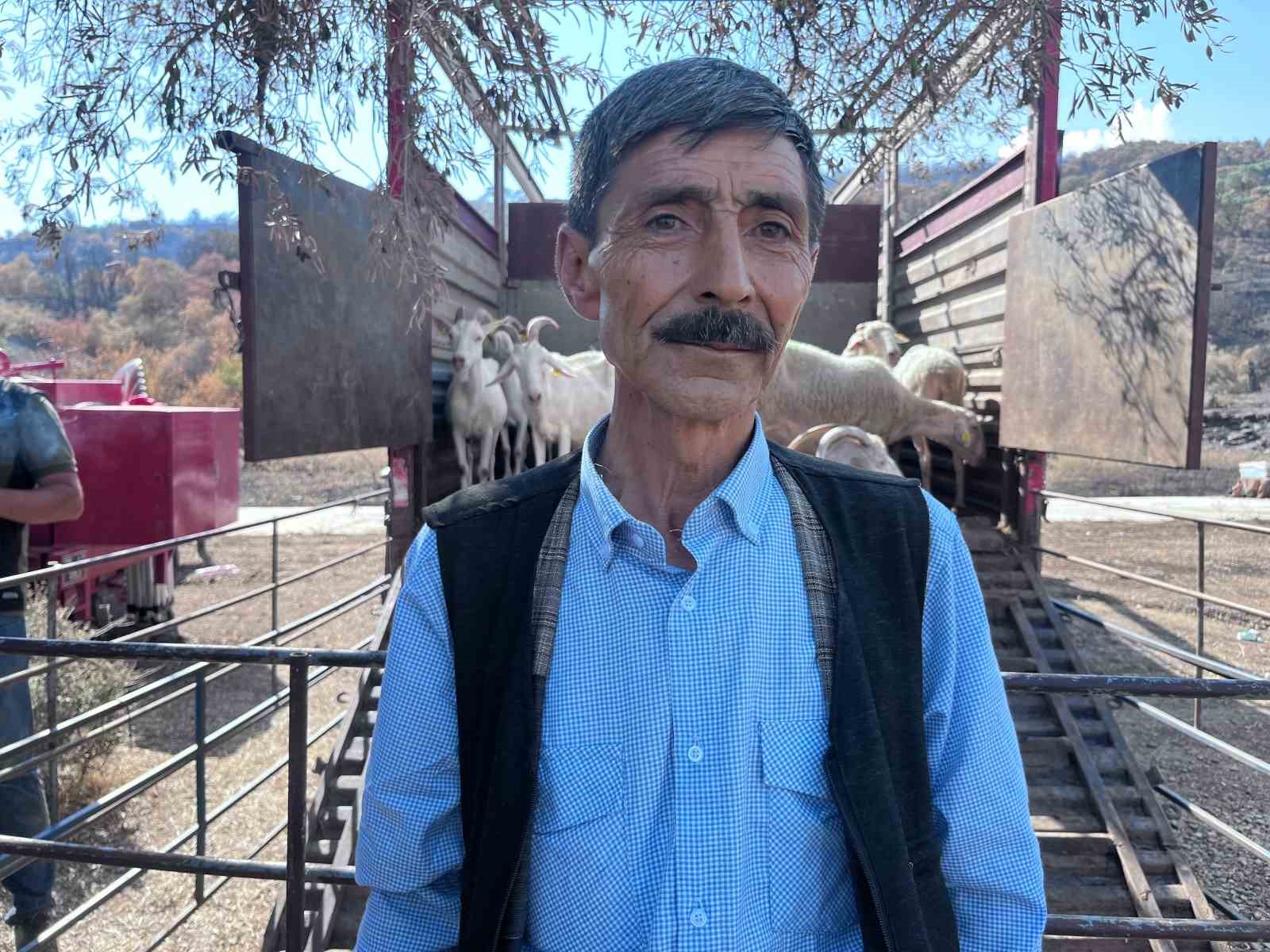 İzmir’de orman yangınlarından etkilenen vatandaşların yaraları sarılıyor 