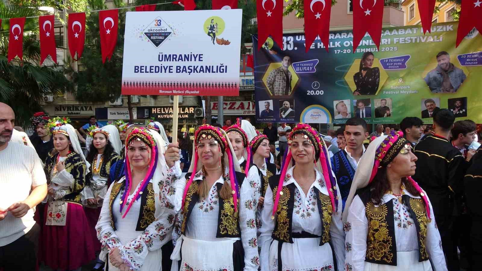 33 yıldır yapılan festival coşkulu başladı 