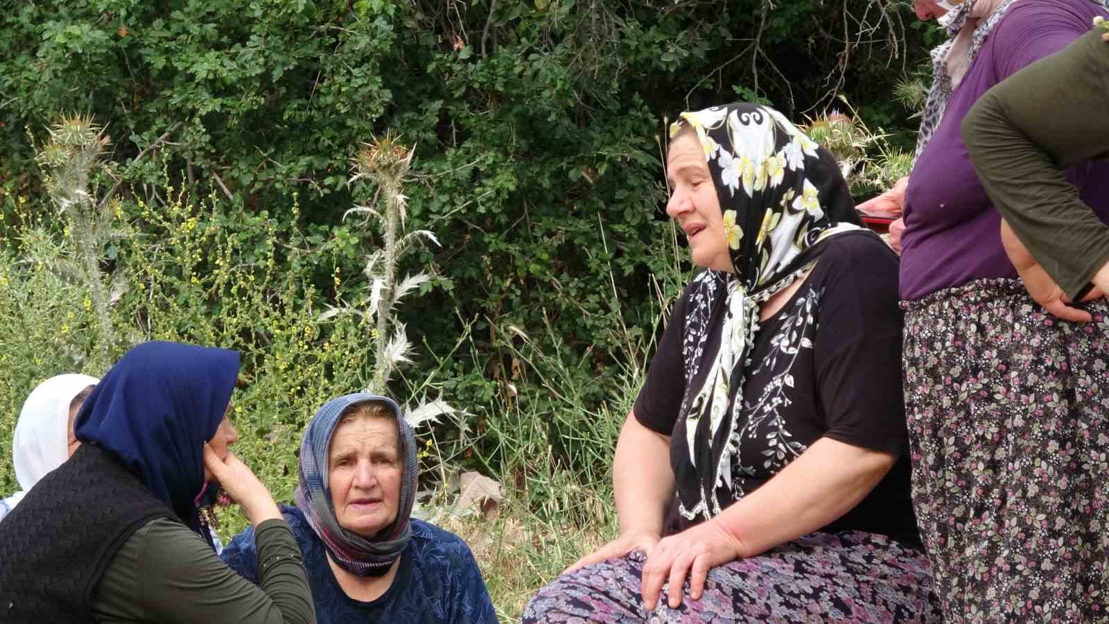 Dereye taş dökerken devrilen traktörün altında kaldı, cansız bedeni 1 saat sonra bulundu 