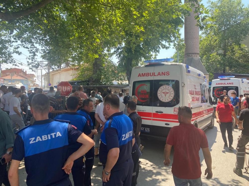 Bursa’da 4 kişiyi silahla yaralayan zanlı teslim oldu 