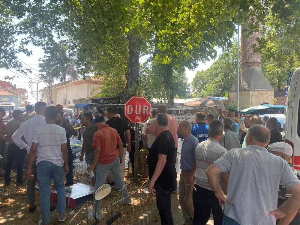 Bursa’da 4 kişiyi silahla yaralayan zanlı teslim oldu 