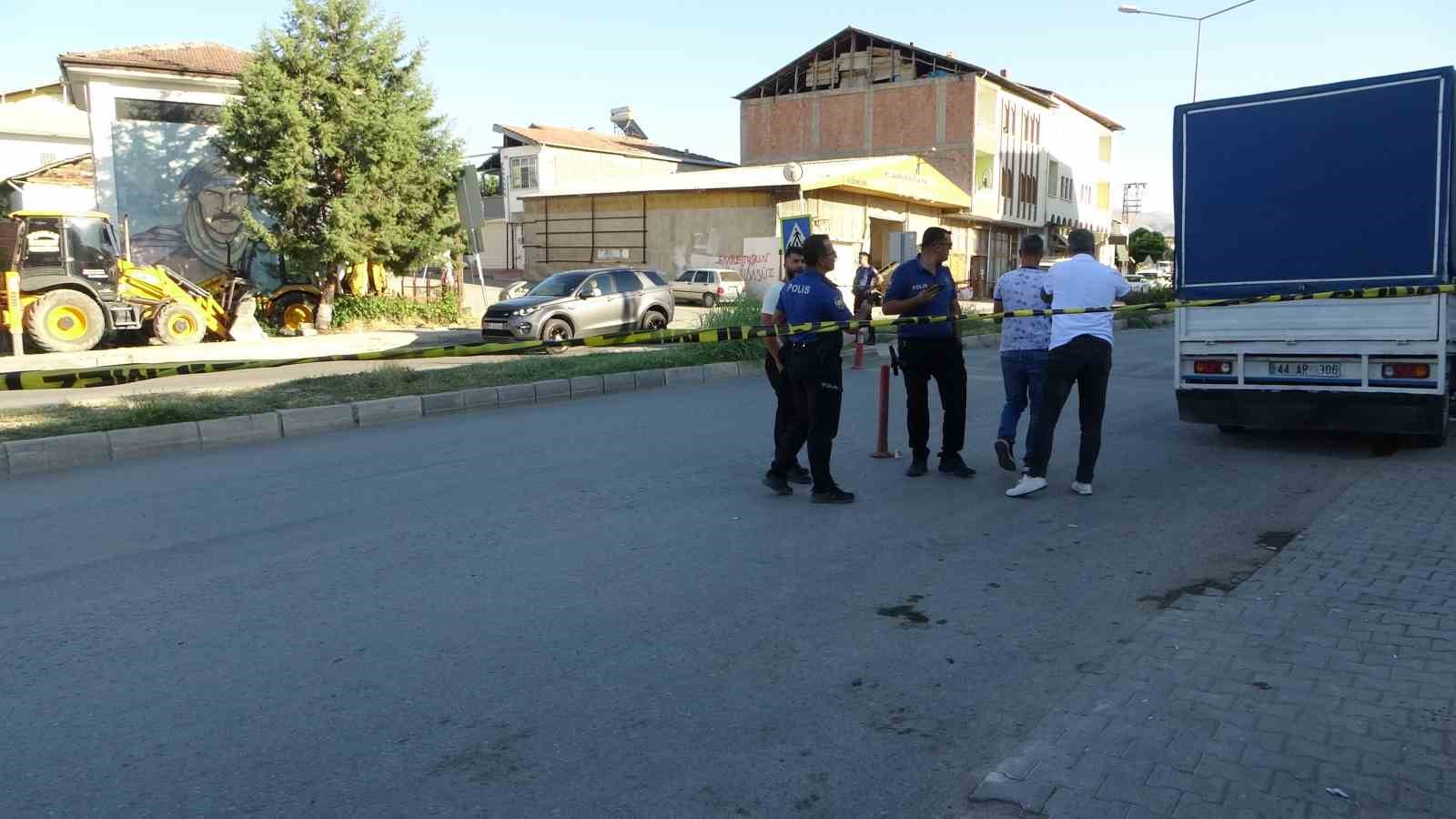 Husumetlilerin kavgası kantı bitti: 2 yaralı 