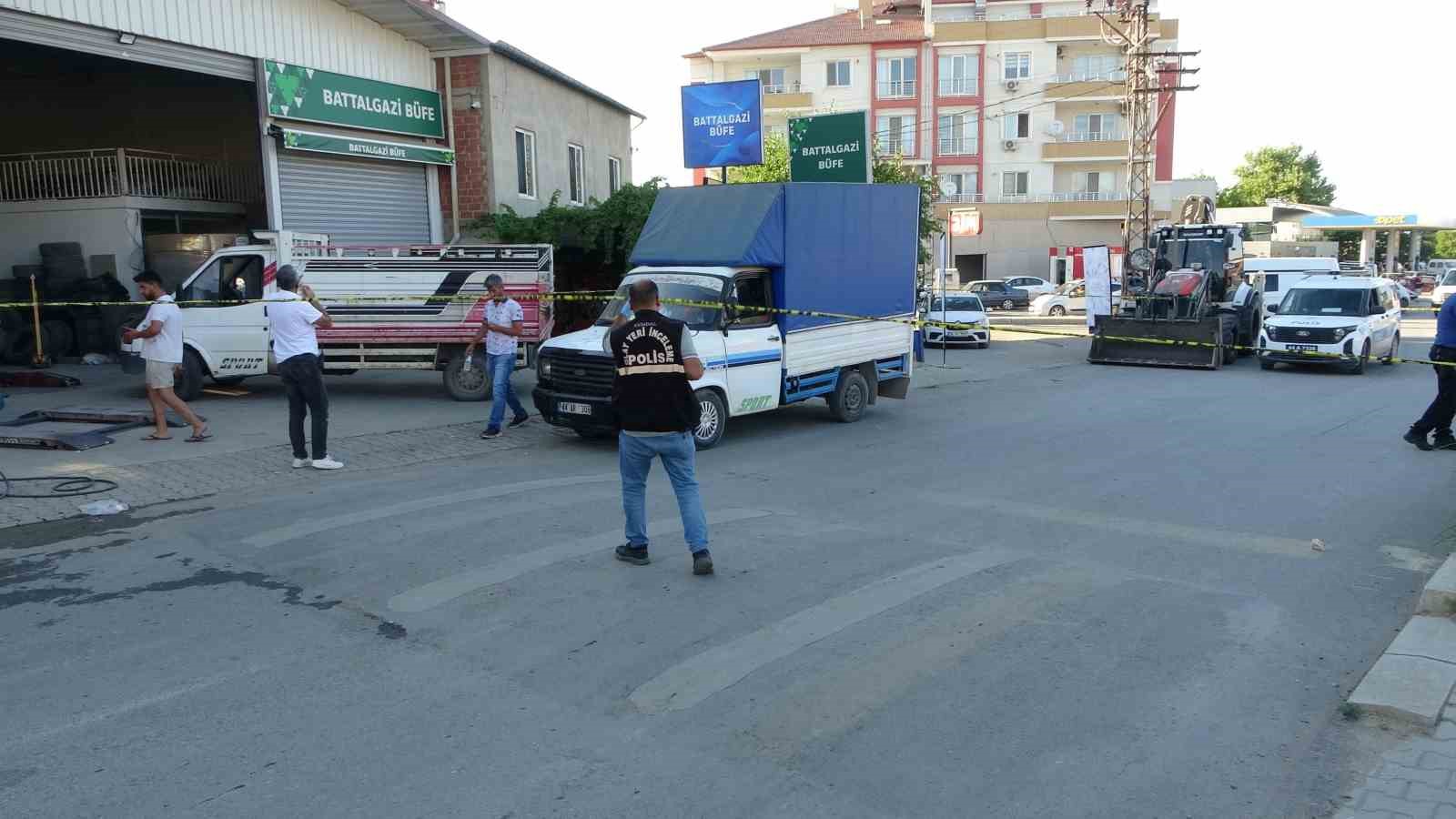 Husumetlilerin kavgası kantı bitti: 2 yaralı 