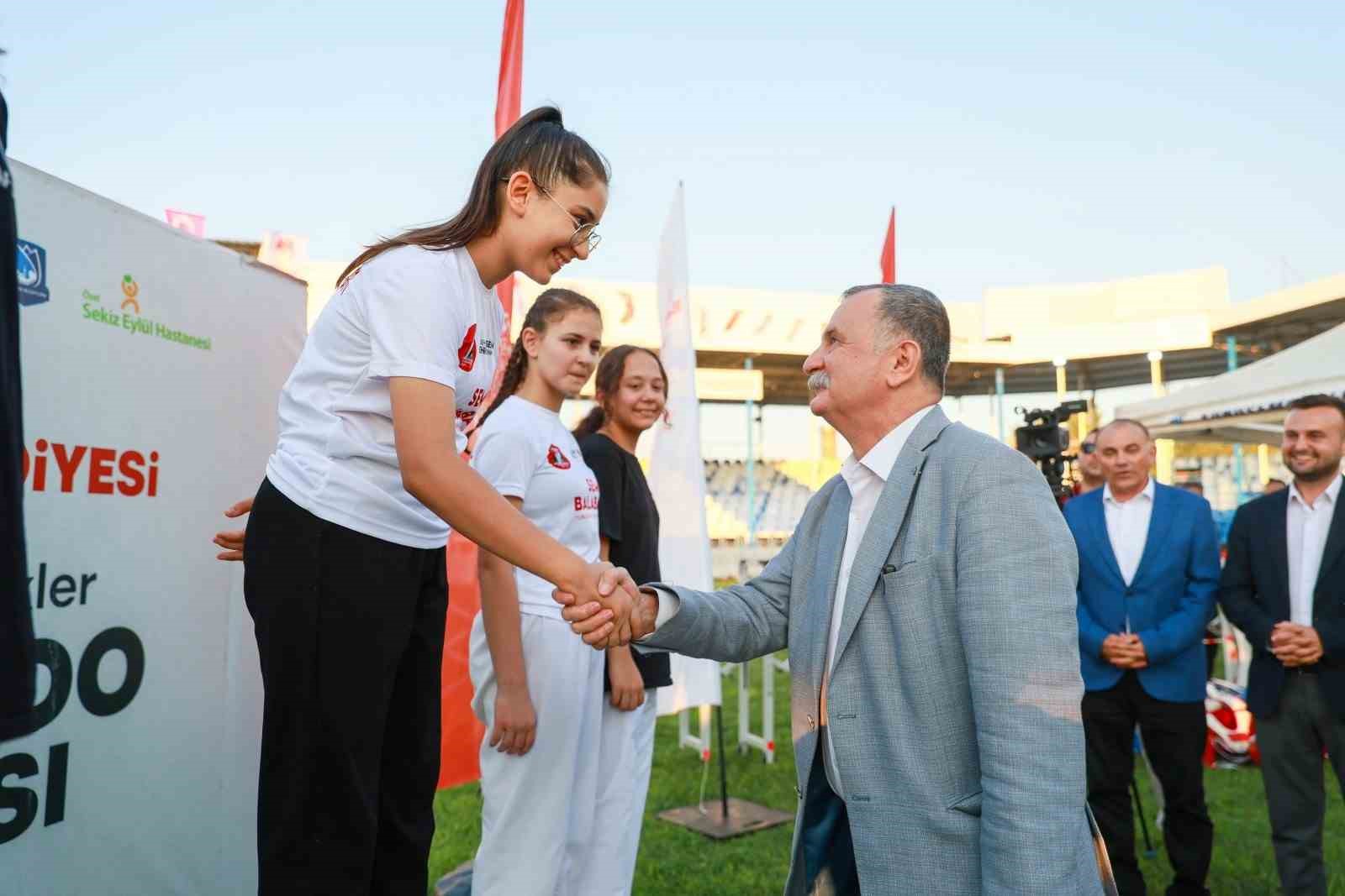 Tekvando kulüplerarası minikler turnuvası başladı 