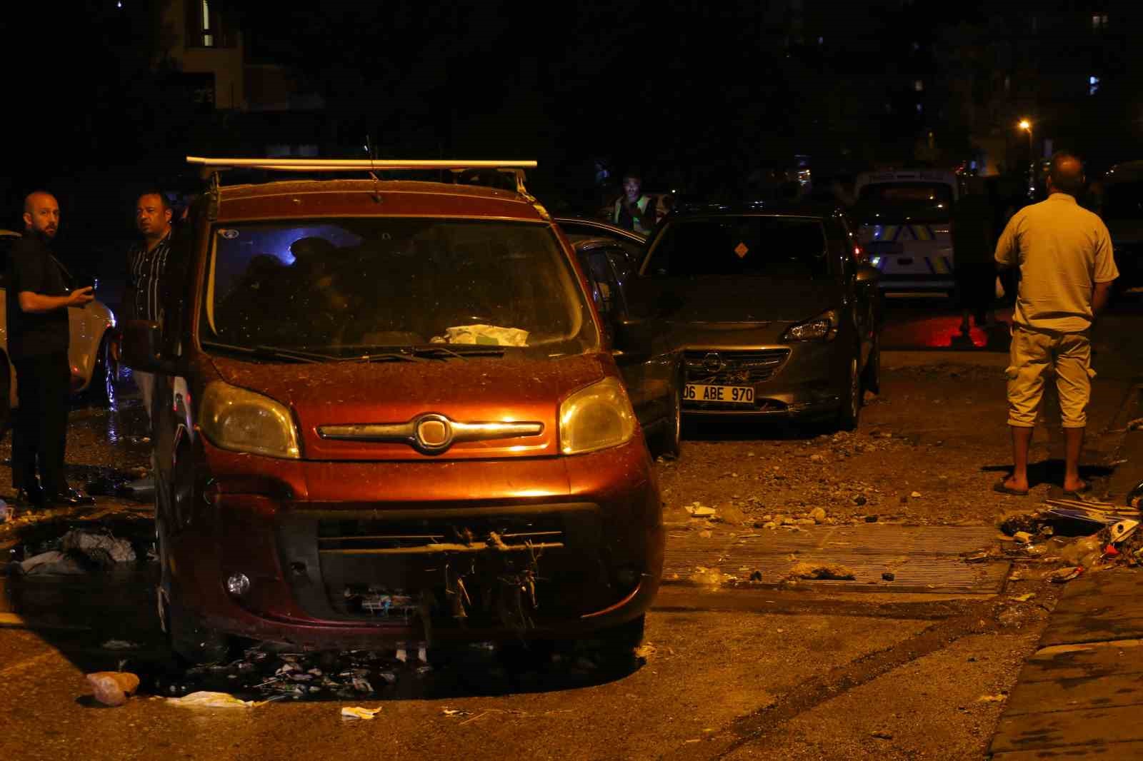 Ankara’da araçlar sel sularına kapıldı, hasarlı otomobiller havadan görüntülendi 
