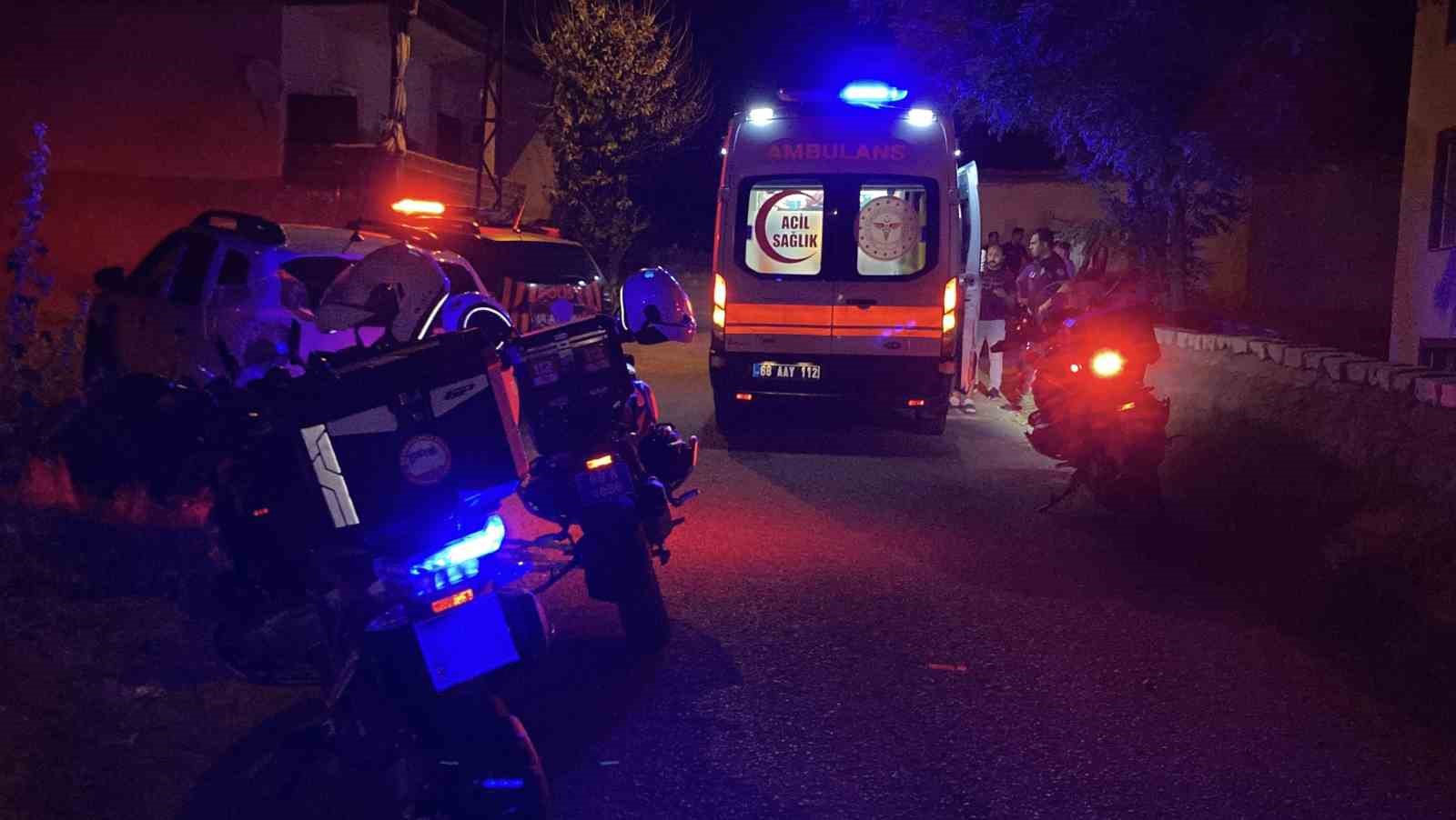 Tartışan 2 arkadaş birbirini bıçakladı: 2 yaralı 