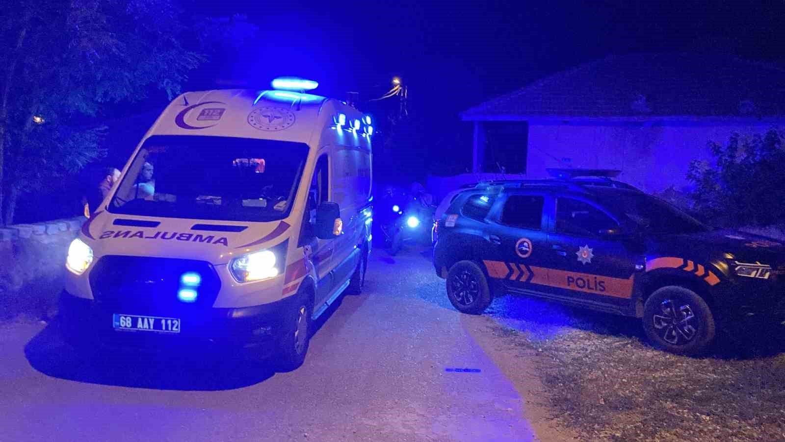 Tartışan 2 arkadaş birbirini bıçakladı: 2 yaralı 