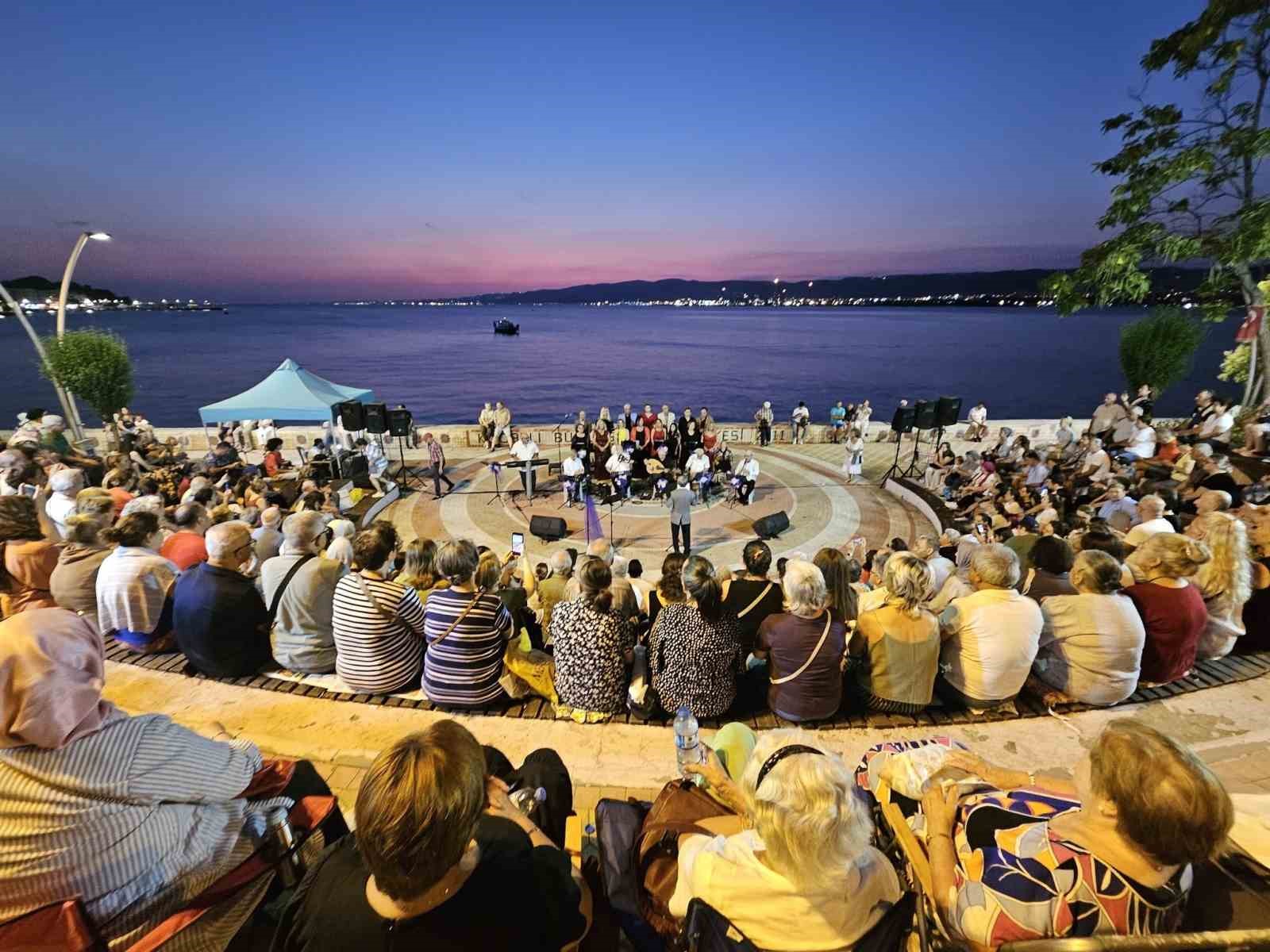 Gölcük Belediyesi TSM korosu kulakların pasını sildi 