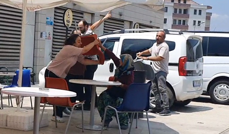 Kalbi duran 1 yaşındaki Evranur öldü...Acilde aileler birbirlerine girdi 
