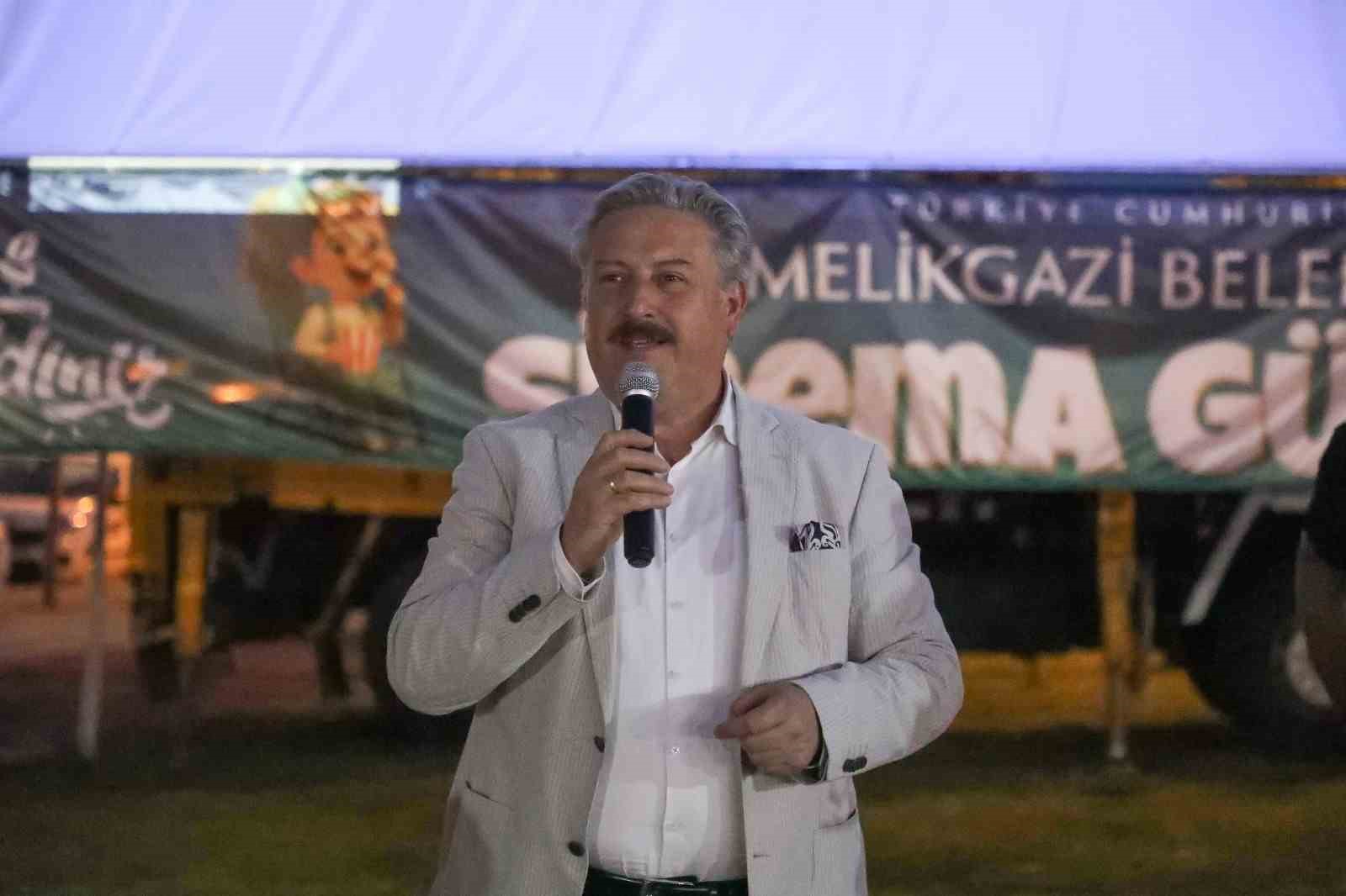 Başkan Palancıoğlu; Sinema Günleri’nde vatandaşlarla bir araya geldi 