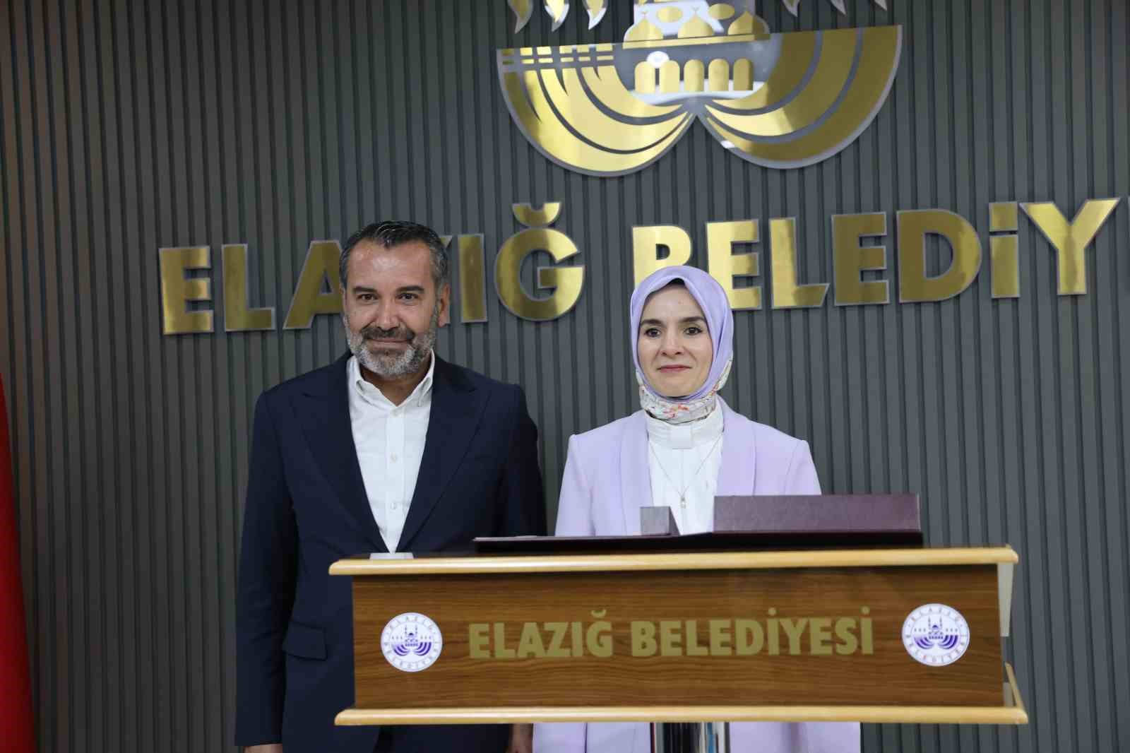 Bakan Göktaş’tan AK Parti İl Başkanlığı ve Elazığ Belediyesine ziyaret 