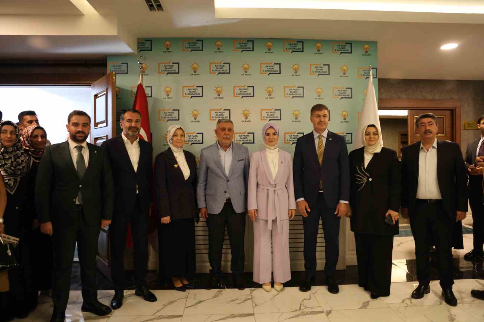 Bakan Göktaş’tan AK Parti İl Başkanlığı ve Elazığ Belediyesine ziyaret 