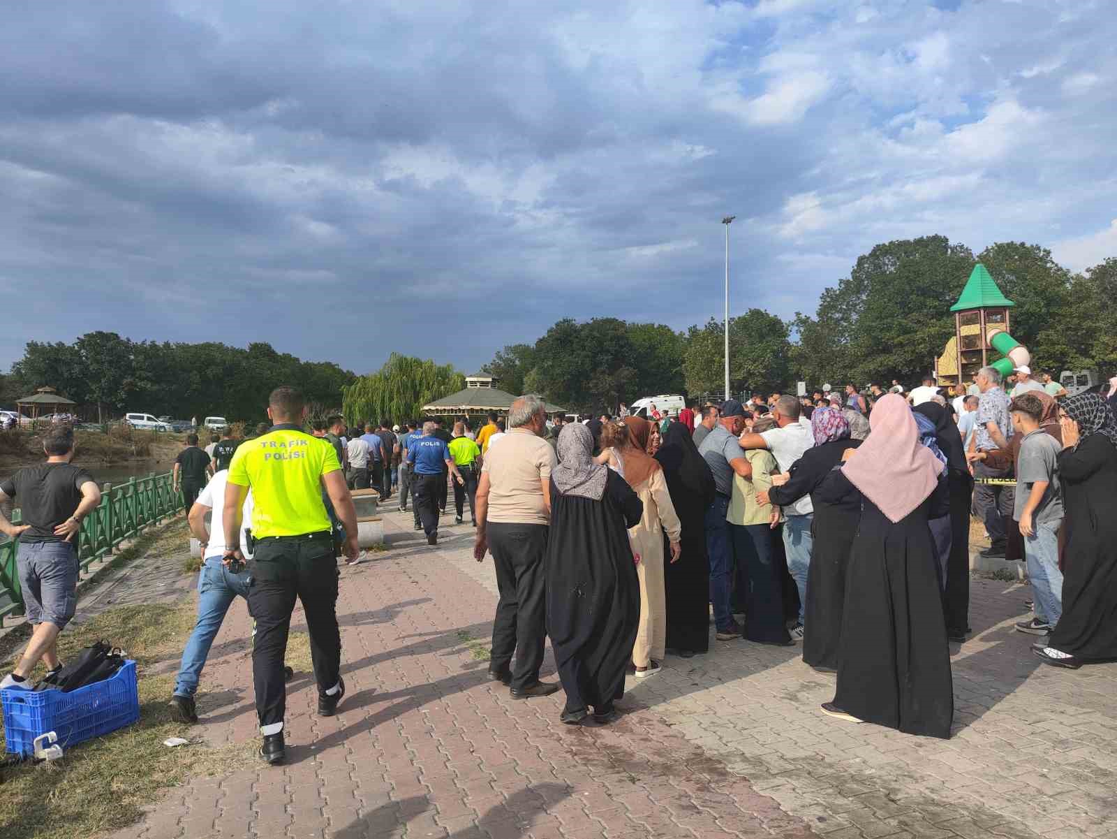 10 yaşındaki çocuk Kazak Gölü’nde boğularak hayatını kaybetti 